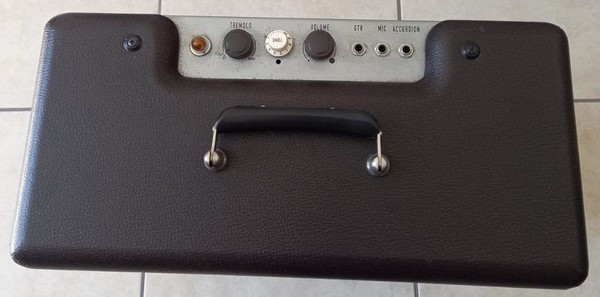 Amplificador Excelsior marca Fender