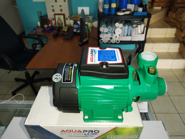 bomba de agua 1/2 hp 110 voltios nueva Q375.00