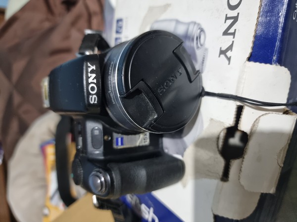 CAMARA SONY CYBER-SHOT DSC-H7