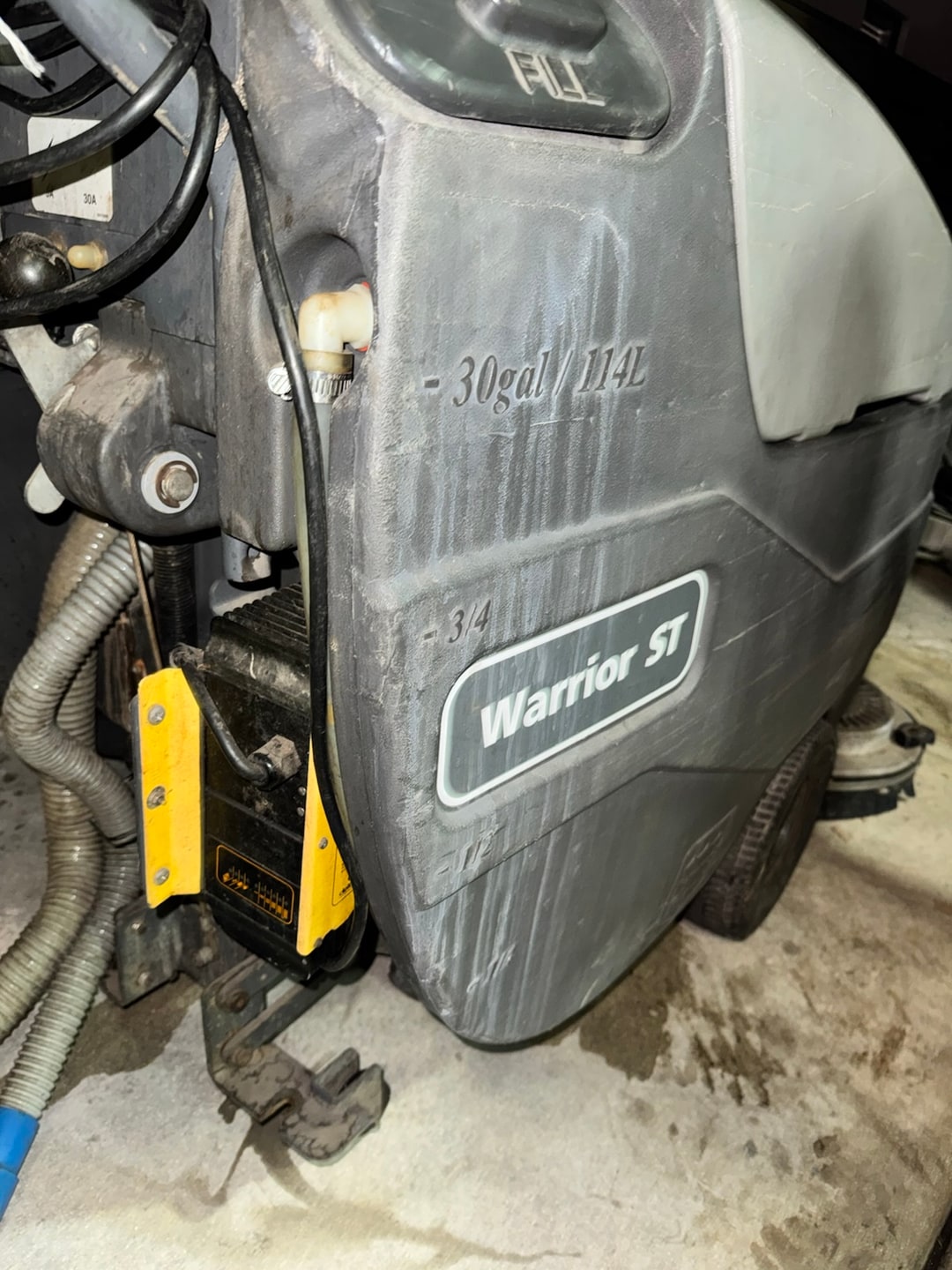 Warrior ST Commercial Floor Scrubber, photo 5