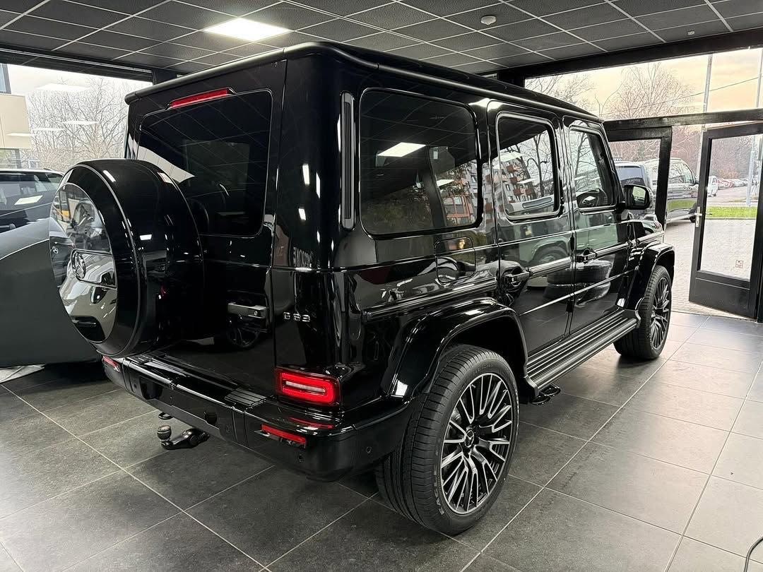 Mercedes-AMG G63 - Black Exterior with Red Interior