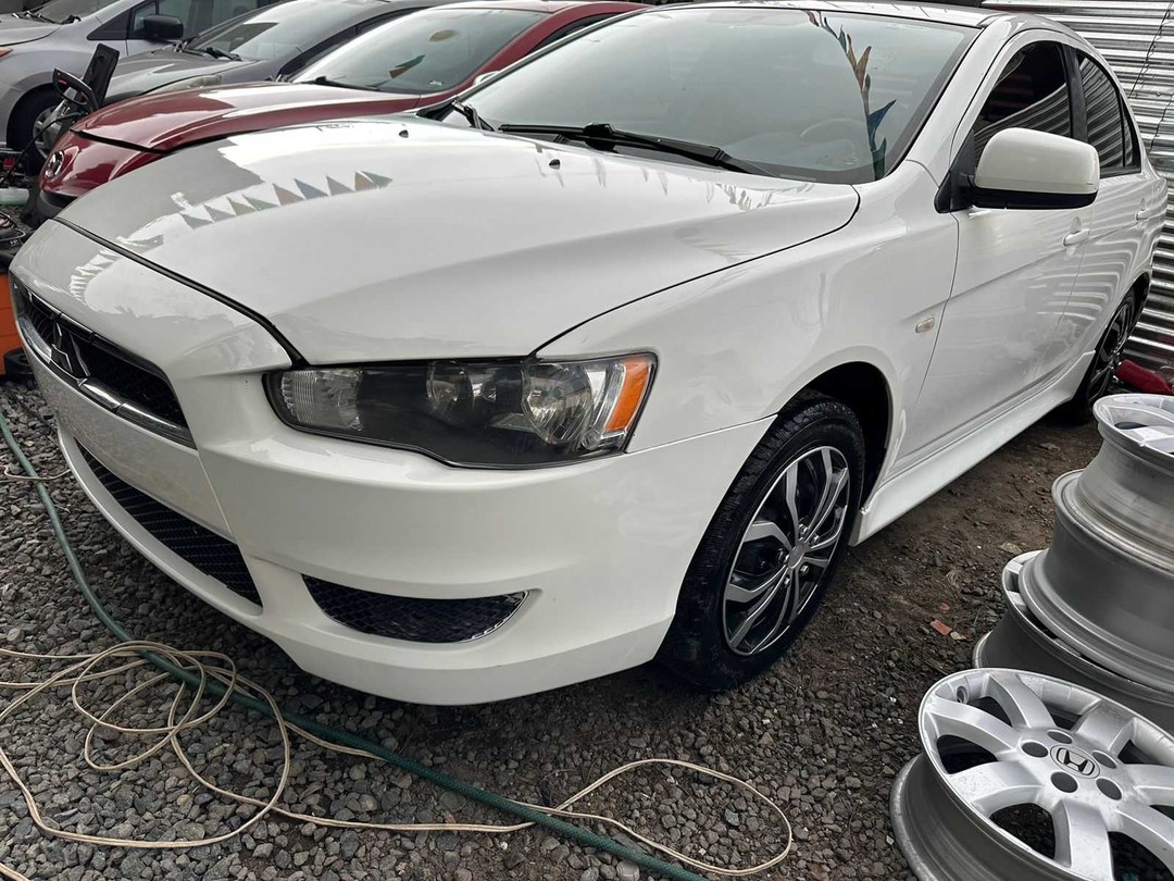 Mitsubishi lancer 2014