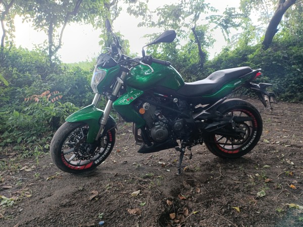 motocicleta Benelli