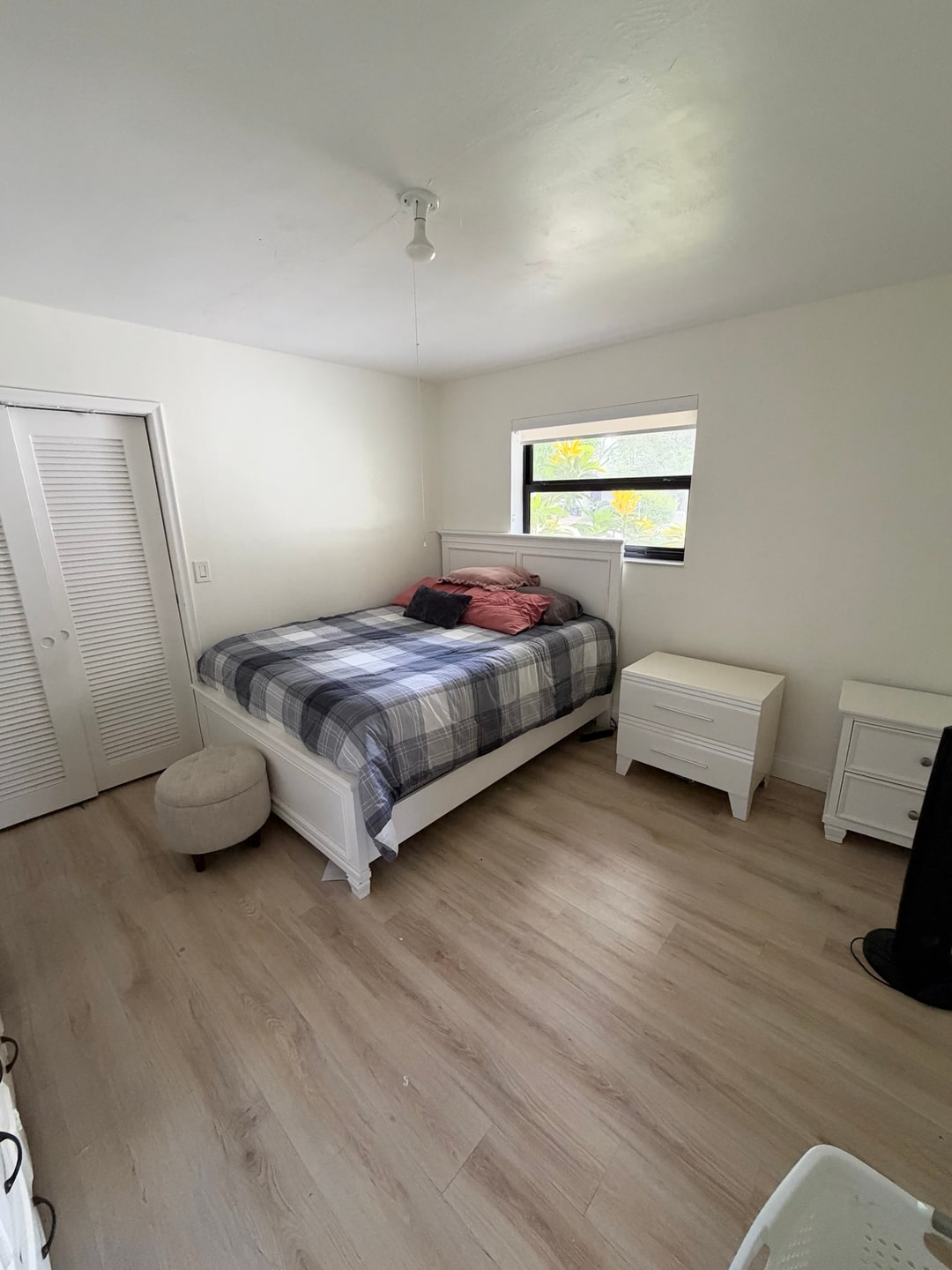 Room for rent at Hollywood FL