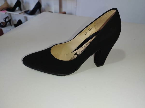 Zapatos nuevo y barato